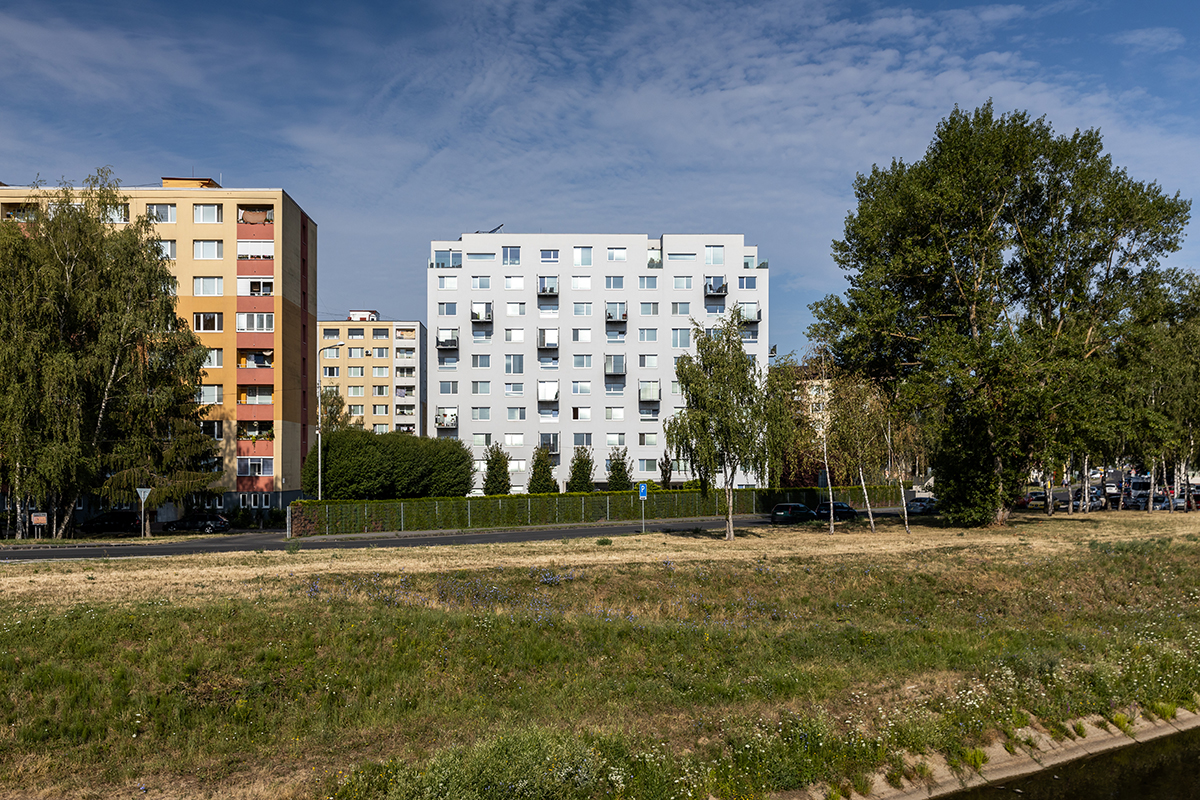 Panelák White House v Rimavskej Sobote