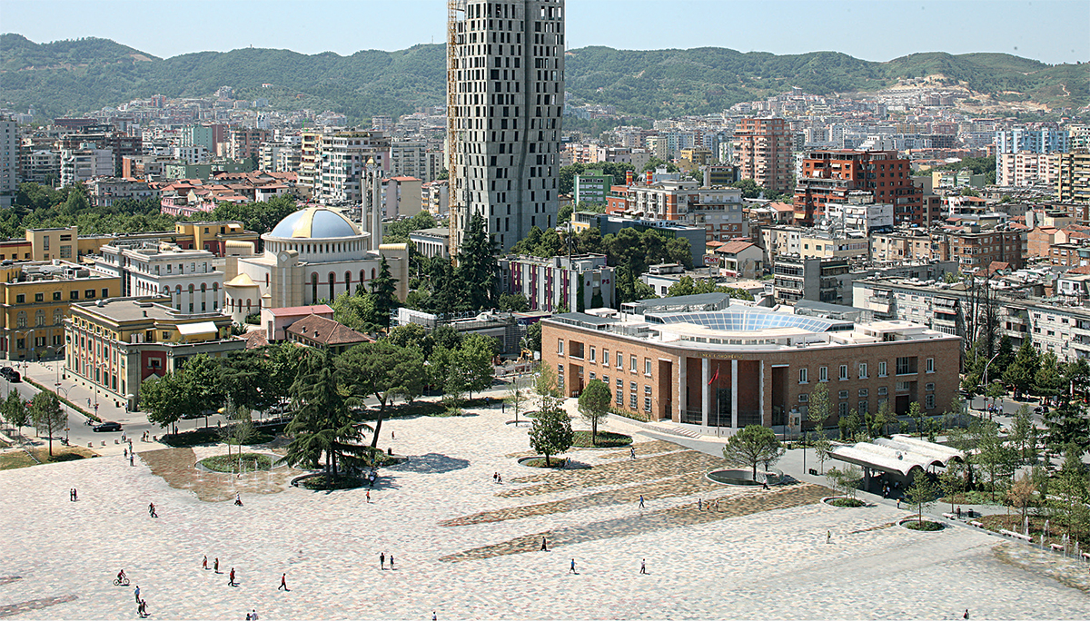Skanderbeg square v Tirane