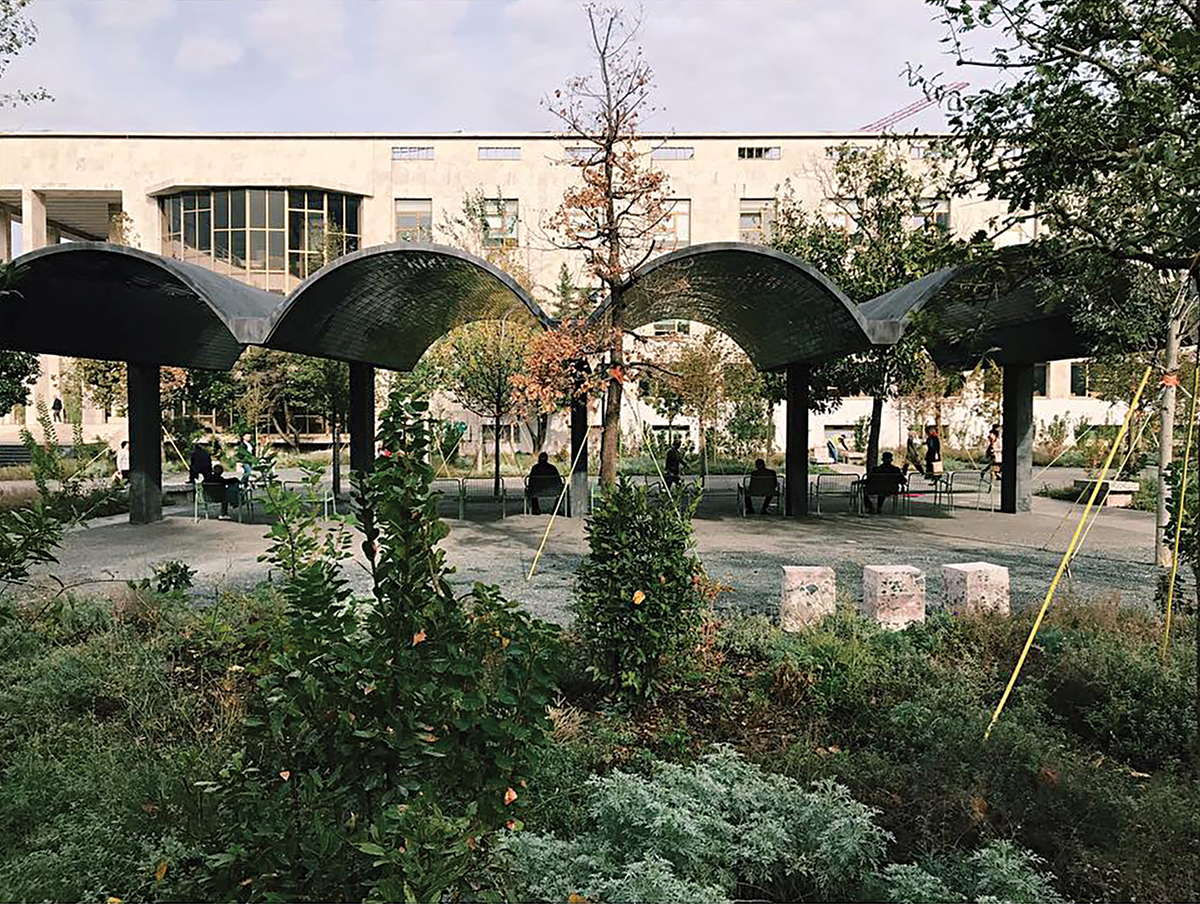 Skanderbeg square v Tirane