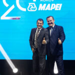 Marco Squinzi, vnuk zakladateľa spoločnosti a generálny riaditeľ skupiny MAPEI, spolu s Miroslavom Jaškom, generálnym riaditeľom Mapei Slovensko. Zdroj: MAPEI
