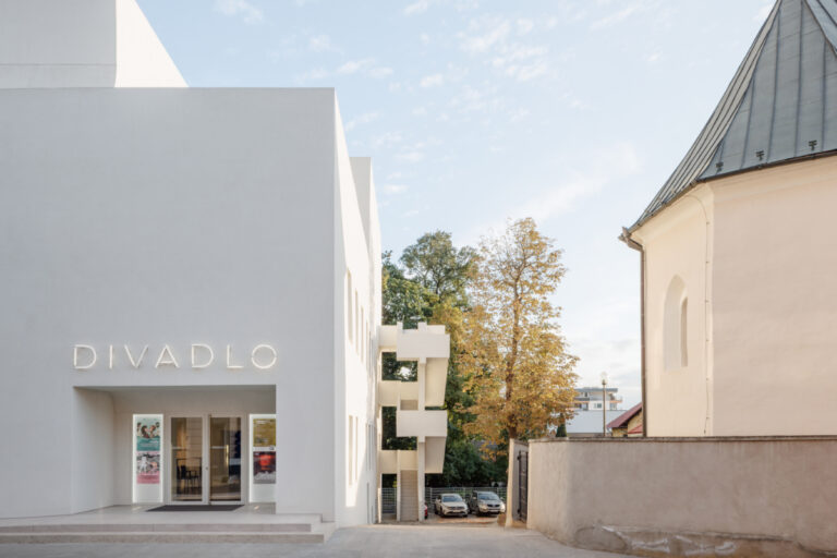 Divadlo Poprad: Rekonštrukcia bez nostalgie