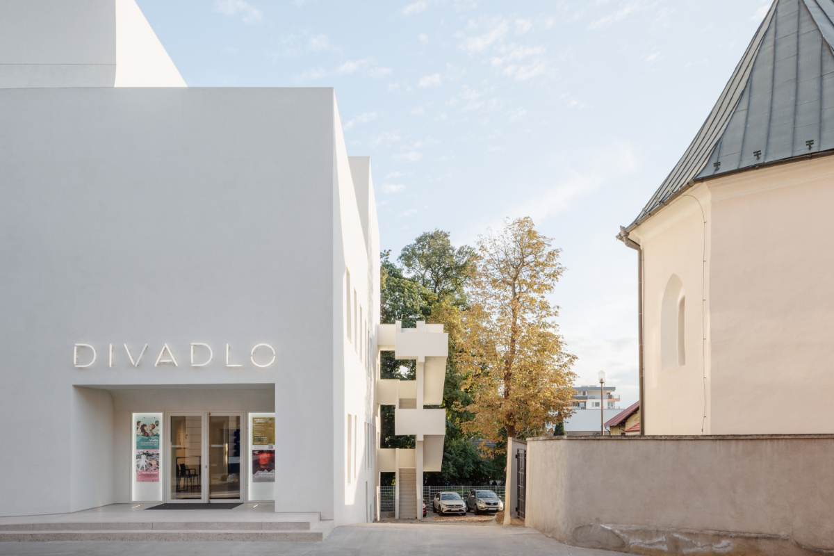 Divadlo Poprad: Rekonštrukcia bez nostalgie